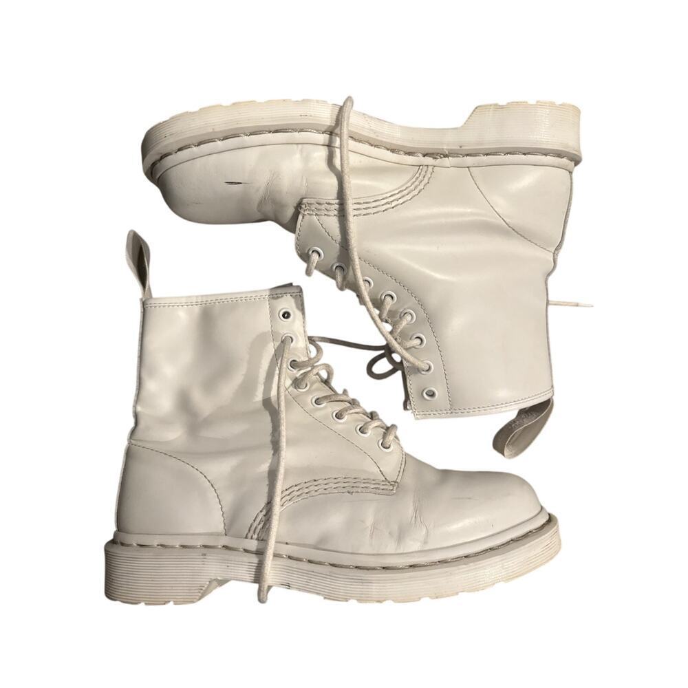 Dr. Martens 14357 Boots Men’s 8 Women’s 9 EU 41 White Smooth Leather Eye Lace UK